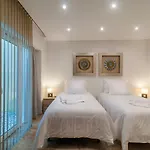 Aqua-jacuzzi-heatable Pool-sauna-gym-snooker Βίλα