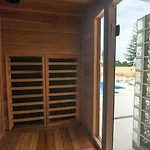 Aqua-jacuzzi-heatable Pool-sauna-gym-snooker * אלבופיירה