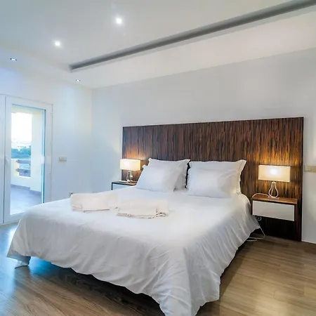 Aqua-jacuzzi-heatable Pool-sauna-gym-snooker Βίλα
