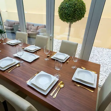 Aqua-jacuzzi-heatable Pool-sauna-gym-snooker Albufeira