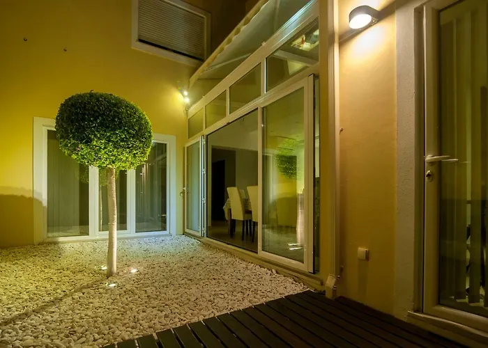 Aqua-jacuzzi-heatable Pool-sauna-gym-snooker * Αλμπουφέιρα