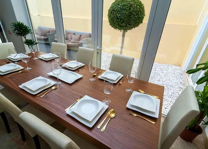 Aqua-jacuzzi-heatable Pool-sauna-gym-snooker 알부페이라