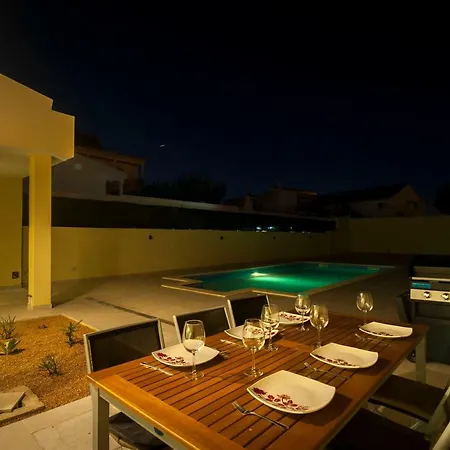 Aqua-jacuzzi-heatable Pool-sauna-gym-snooker ヴィラ アルブフェイラ