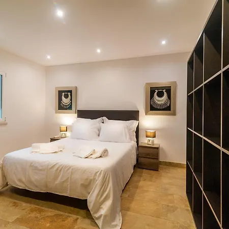 Aqua-jacuzzi-heatable Pool-sauna-gym-snooker * Albufeira