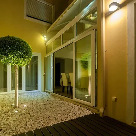 Aqua-jacuzzi-heatable Pool-sauna-gym-snooker * Albufeira