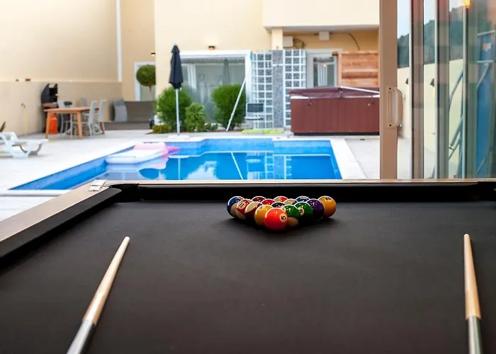 Aqua-jacuzzi-heatable Pool-sauna-gym-snooker فيلة *